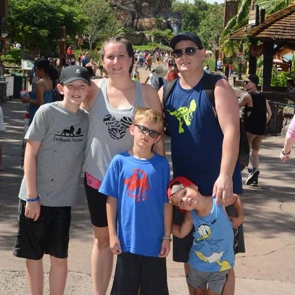 Meet your Posher, Julie - Picture 1 of 1